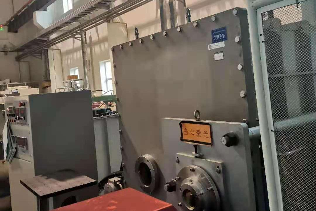 脉冲DF激光器实验装置