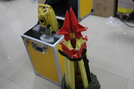 惯性基准传递用陀螺经纬仪